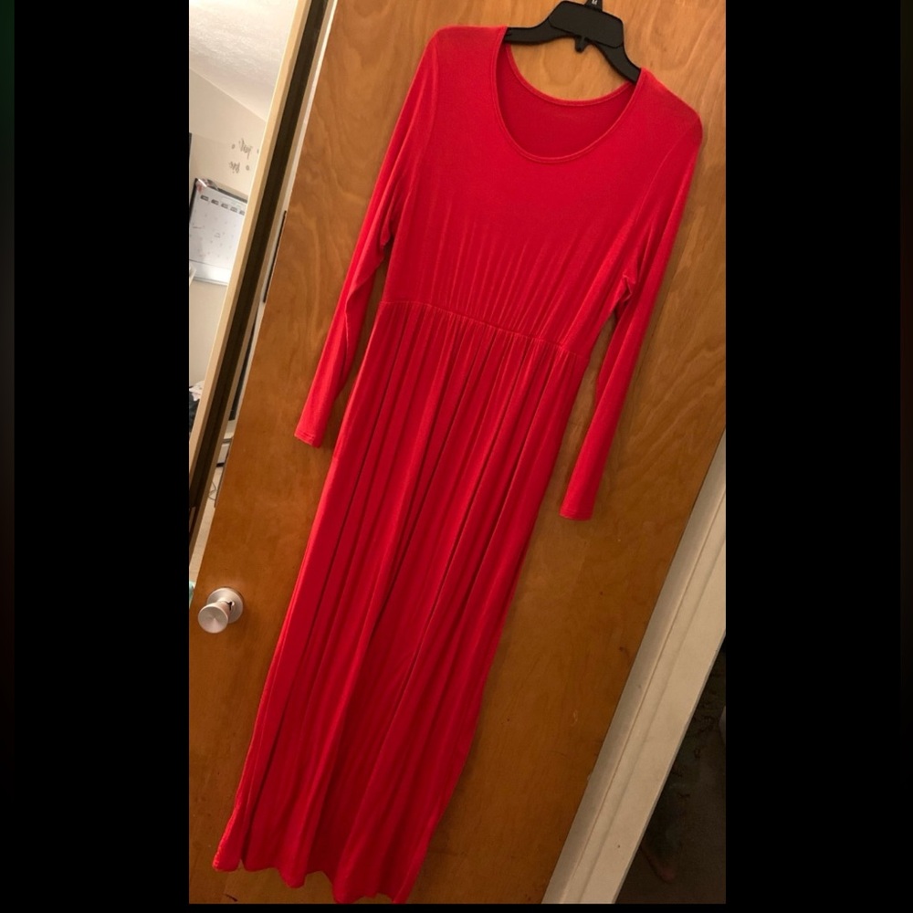Elegant Red Maxi Dress